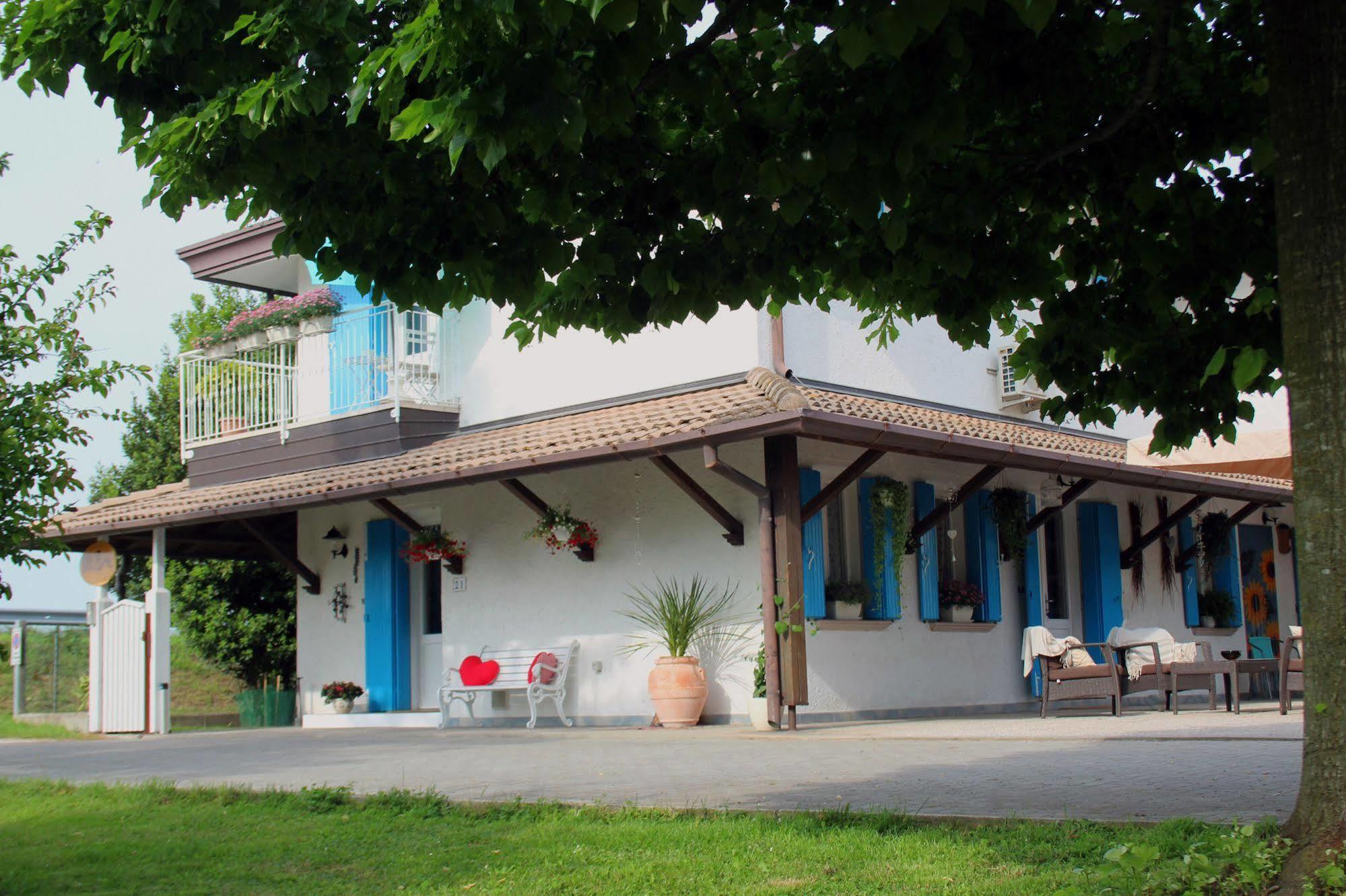 Villa Roma Holidays イェーゾロ エクステリア 写真